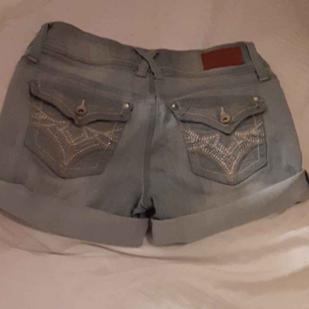 Shorts - Picture 6 of 8